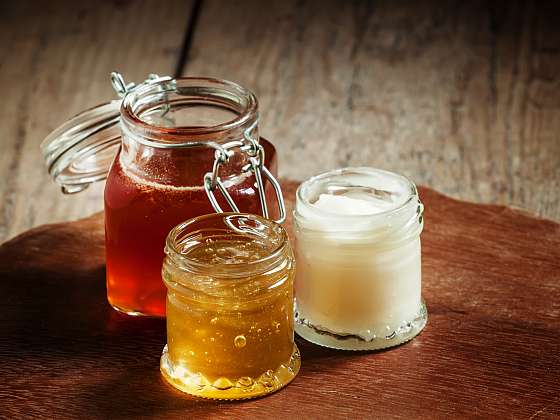 Otevřít článek/video: Víte, jak se míchá med a jaké jsou jeho druhy?