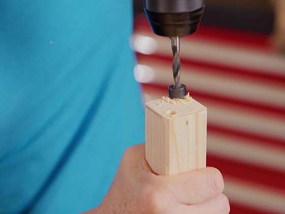 Čalouněná rustikální stolička