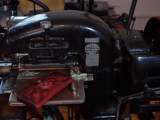 Brašnářské rukodělné výrobky z hovězí kůže