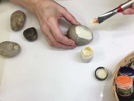 Výroba ozdobného kamene pomocí ubrouskové techniky