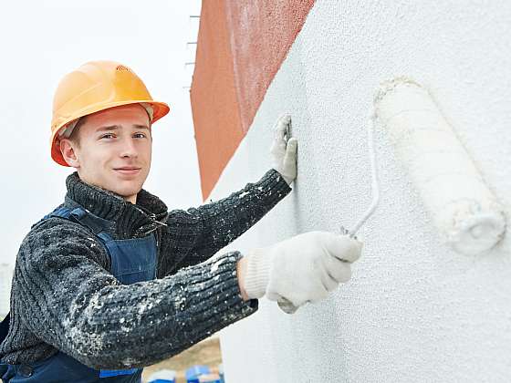 Nátěr fasády s rozmyslem a podle předpisu