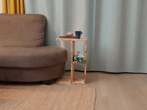 Příruční stoleček ke gauči 