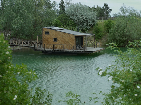 Houseboat: Dům na vodě a co obnáší