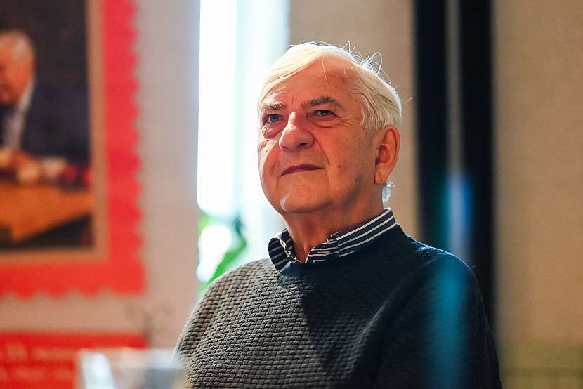 Po boku Evy Urbanové vystoupí Miroslav Donutil, který připravil scénář