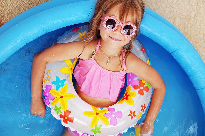 Dětský bazén pro nejmenší plaváčky (Zdroj: Depositphotos.com)