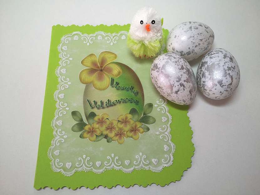 Velikonoční pohlednici nebo přání si můžete vyrobit i doma (Zdroj: Pavlína Wagnerová Málková)