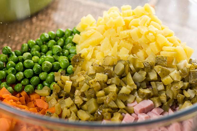 Kvalitní zavařená zelenina do bramborového salátu