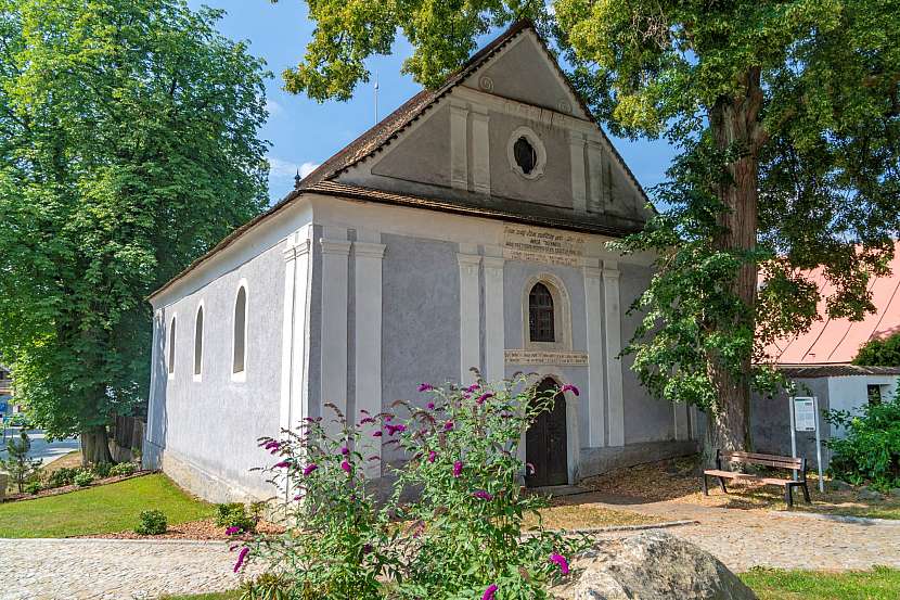Toleranční kostelík, součást skanzenu Zichpil