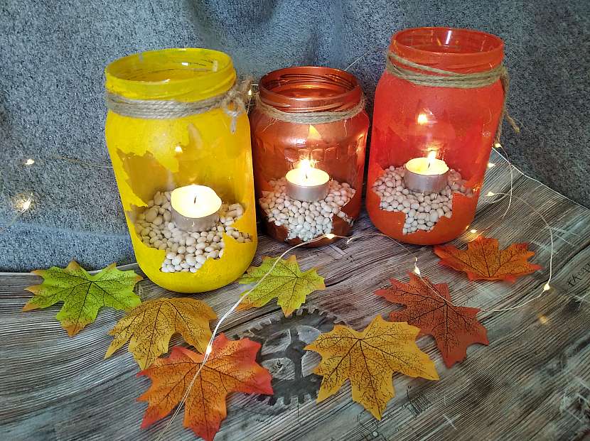Tvoření a zároveň recyklace - to jsou podzimní svícny (Zdroj: Adriana Dosedělová)
