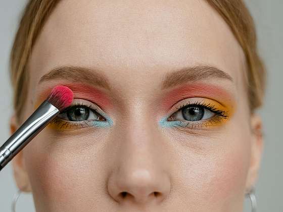 otevřít: Na co si dát pozor při líčení očí: Chyby, které škodí