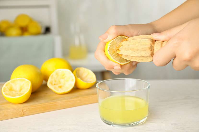 Mačkání citronů