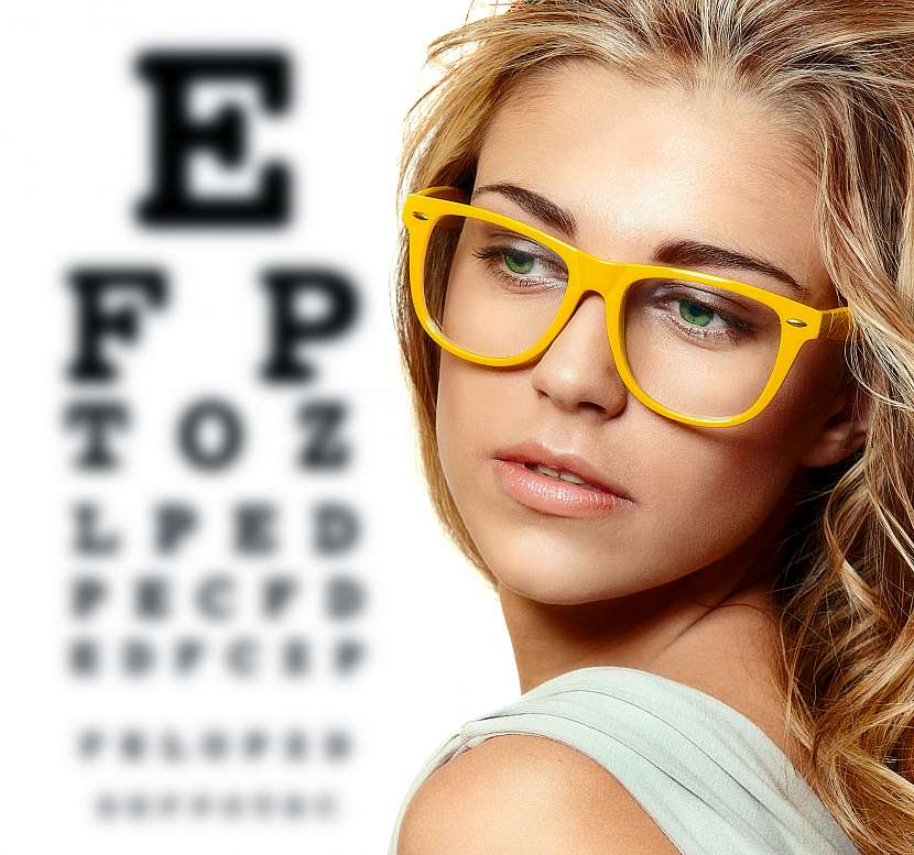 Předejděte chybám při výběru dioptrických brýlí, pomůže vám zkušený optik (Zdroj: Depositphotos (https://cz.depositphotos.com))