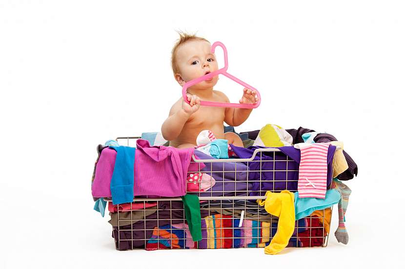 Dá se na dětském oblečení nějak ušetřit? (Zdroj: Depositphotos (https://cz.depositphotos.com))