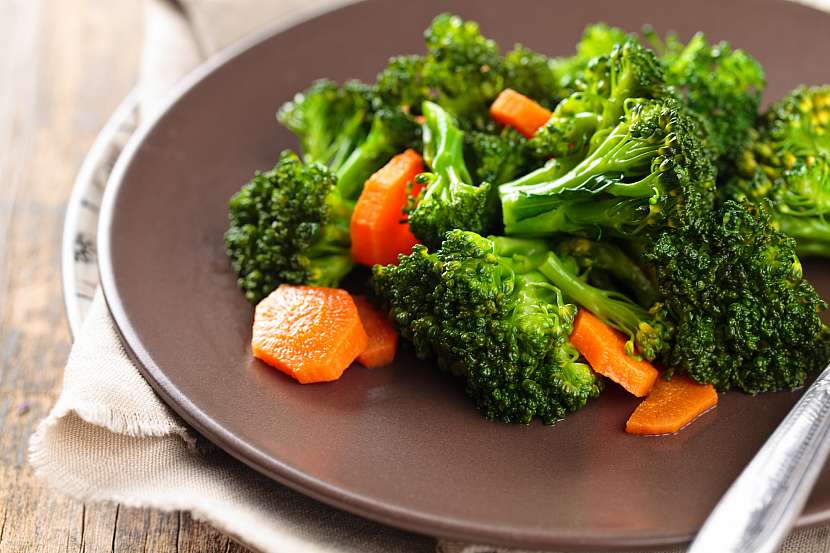 Mrkev a brokolice jsou skvělá příloha a zároveň pomáhají udržovat náš zrak v kondici