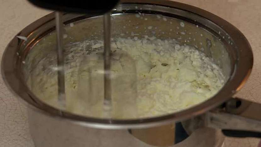 Šlehání máslového krému