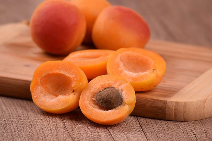 Meruňky jsou ovoce lahodné, ale hlavně zdravé: oranžová barva signalizuje značné množství betakarotenu
