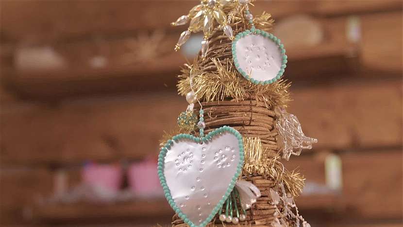 Vytvořte si originální vánoční dekoraci z plechovky (Zdroj: Prima DOMA MEDIA, s.r.o.)
