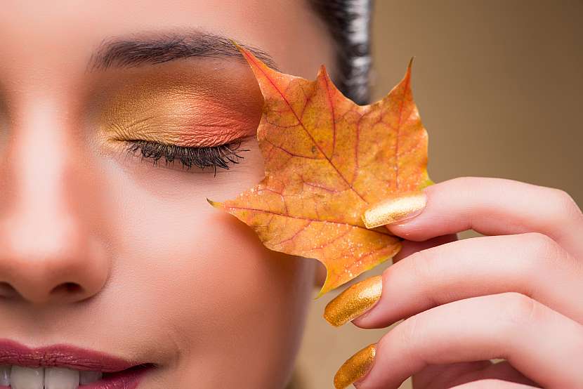 Vyzkoušejte si líčení v barvách podzimu (Zdroj: Depositphotos)