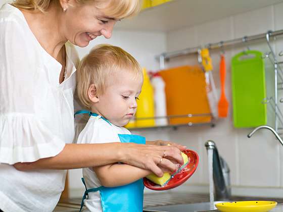 Jednoduché, ale cenné rady, jak pečovat o houbičky a hadříky na čištění, aby se z nich nestal nepřítel našeho zdraví