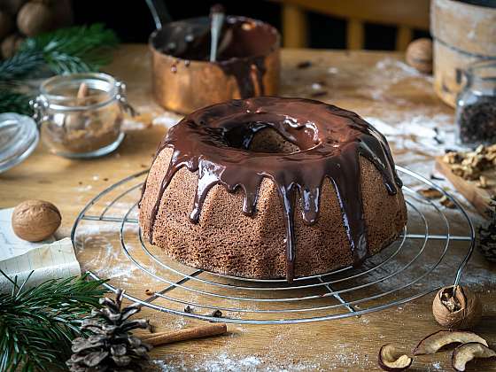 otevřít: Překvapte návštěvu nadýchanou perníkovou bábovkou