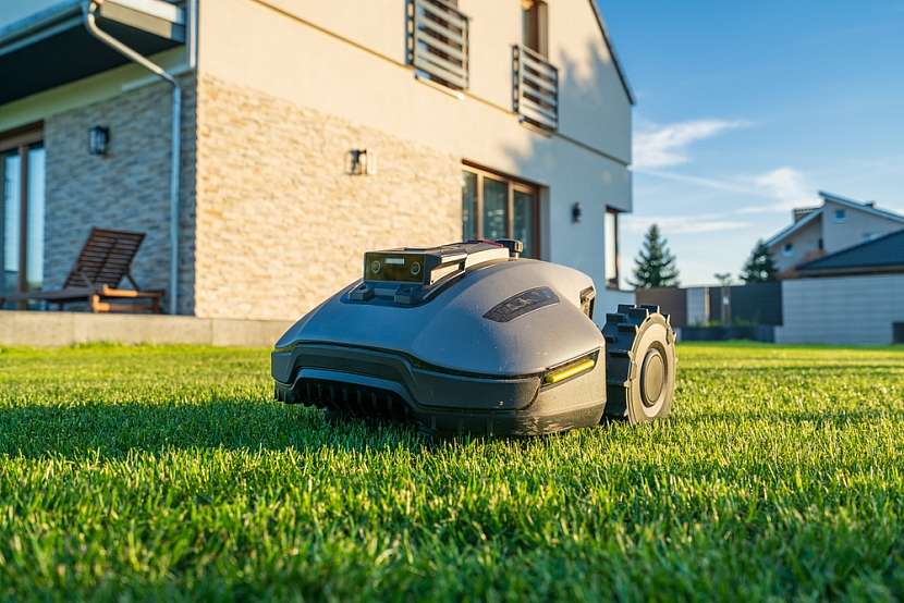 Robotická sekačka pracuje spolehlivě