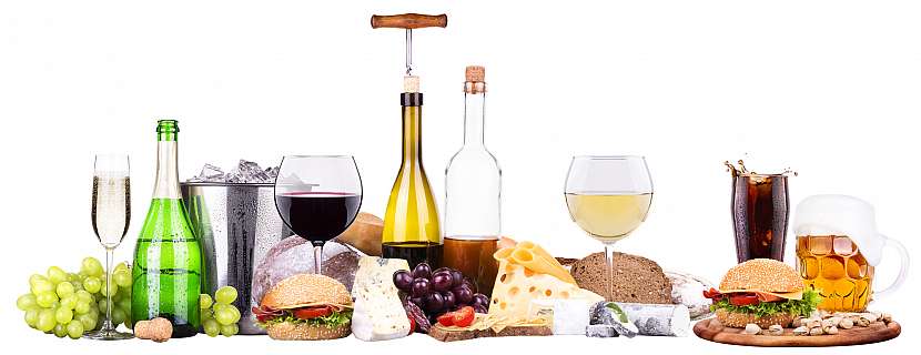 Jídlo a víno k sobě neodmyslitelně patří. Ke každému pokrmu najdete to správné (Zdroj: Depositphotos (https://cz.depositphotos.com))