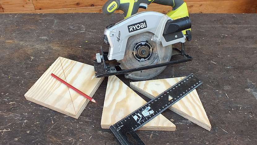 Zahrádka na stojato: vyrobíme si pod každý truhlík dvě podpěry