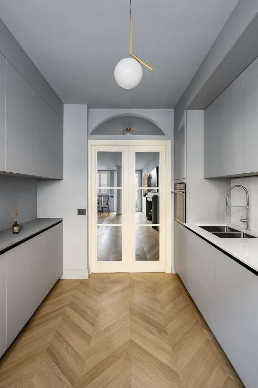 Do relativně malého prostoru architekt zvolil model LAB13 od Aran Cucine.