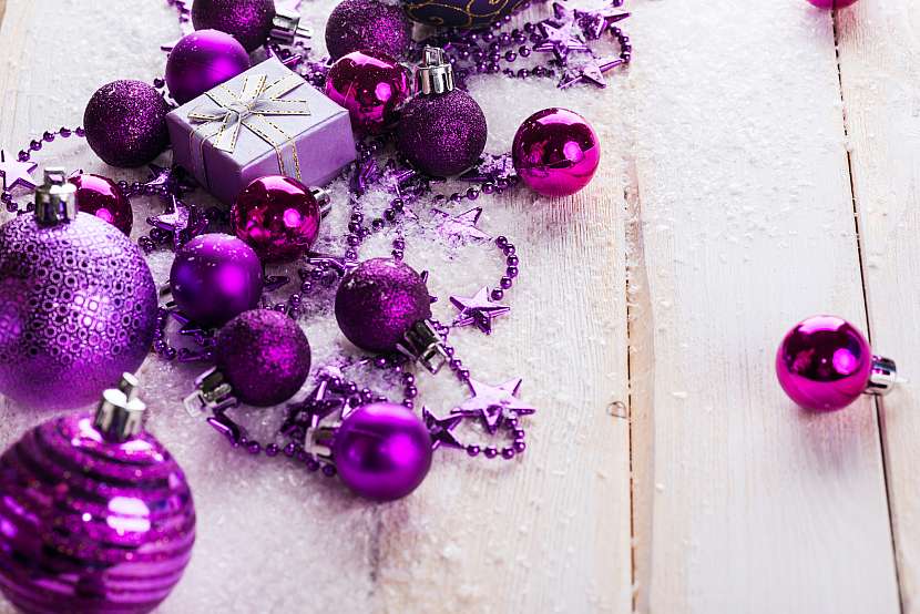 Vsaďte letos na trendy vánočních ozdob a vylaďte vánoční stromeček do módních barev (Zdroj: Depositphotos (https://cz.depositphotos.com))