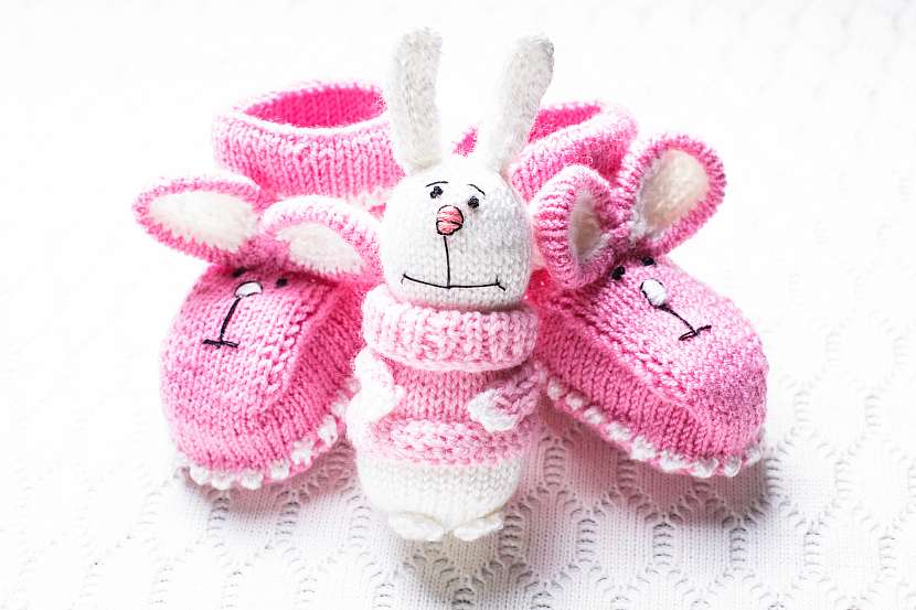 Pletené bačkůrky pro miminko budou i milý dárek (Zdroj: Depositphotos (https://cz.depositphotos.com))