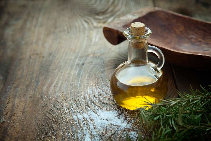 Nejdůležitějším prostředkem pro kvalitní péči litiny je rostlinný olej