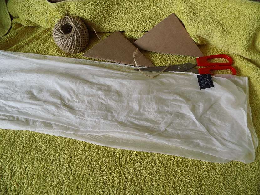 Hedvábný šátek a jeho příprava na batiku