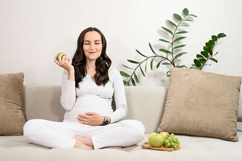 Klíčovým faktorem pro zdraví maminky i miminka je vyvážená a zdravá strava