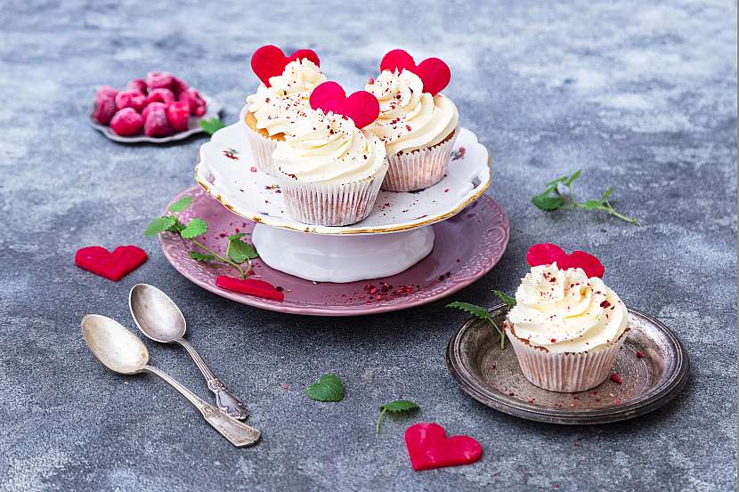 Zamilovaný valentýnský cupcake pro vaši lásku (Zdroj: MORA a Kapka medu)