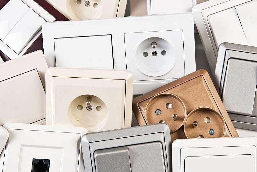 Moderní designové vypínače a zásuvky mohou skvěle doplnit  interiér (Depositphotos.com)