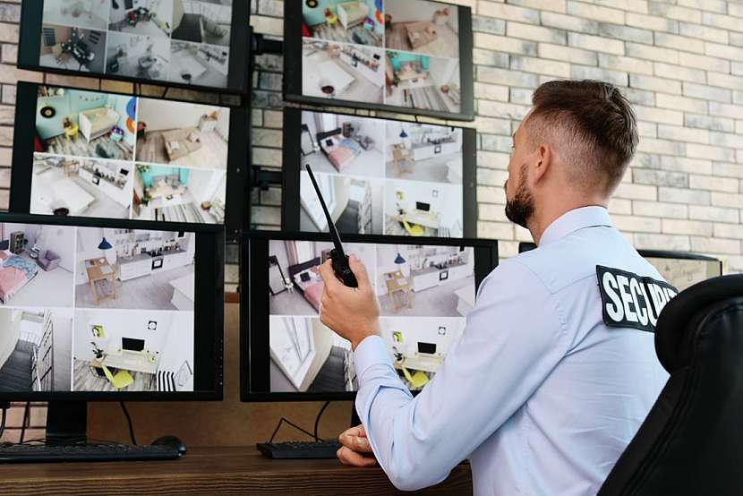 Na trhu je mnoho poskytovatelů monitorovacích služeb, můžete zvážit i jejich nabídku. Někdy to může být lepší volba.