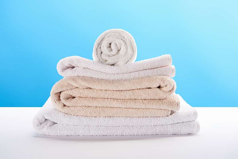 Při opakovaném praní na nízkou teplotu ale nemusejí z prádla zmizet všechny bakterie, kvasinky a plísně