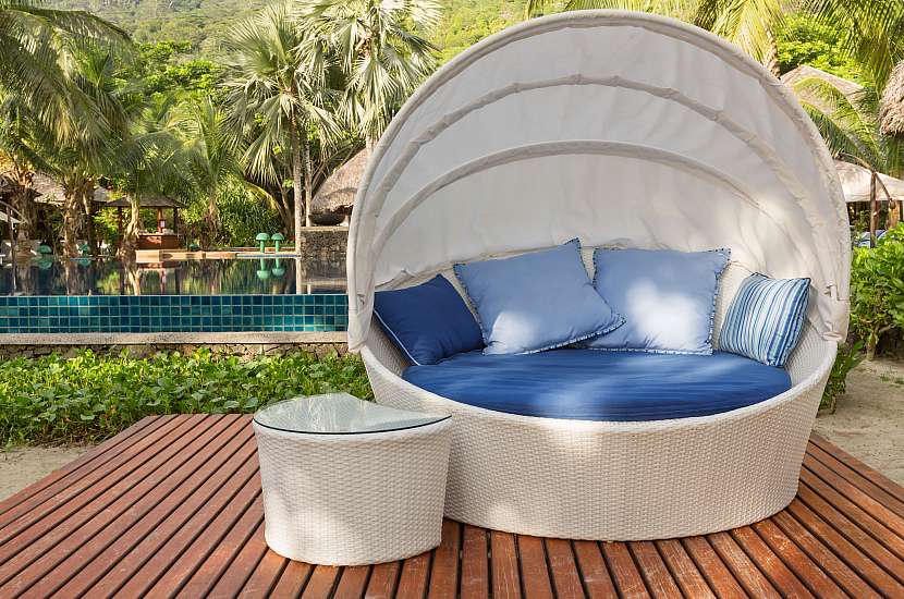 Lehátko pro dva k bazénu