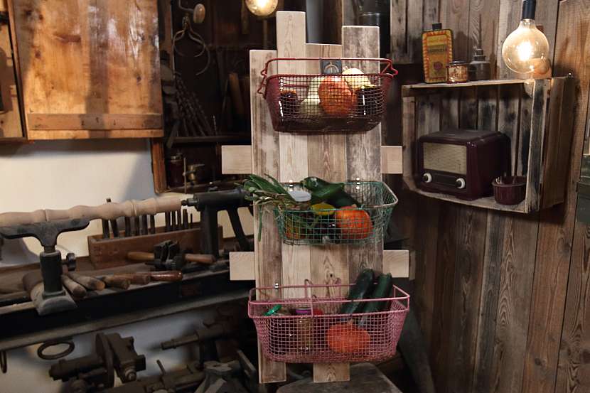 Vytvořte si úložný prostor ze starých drátěných košíků (Zdroj: Archiv FTV Prima)