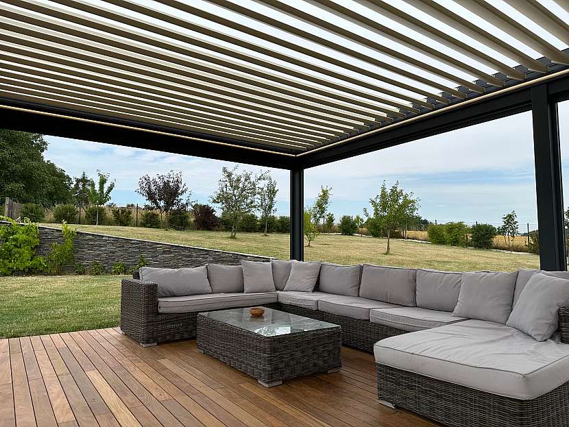 Lamely jsou klíčovým prvkem celé pergoly a zásadně ovlivňují její funkčnost