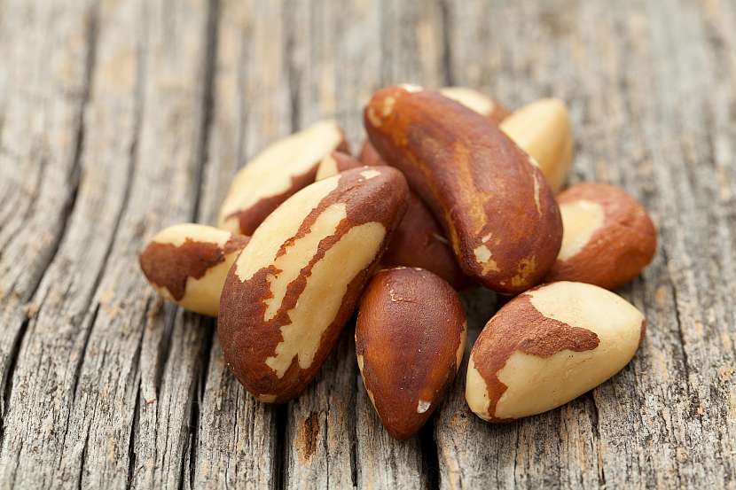 Kvůli vysokému obsahu selenu bychom měli být s konzumací para ořechů opatrní