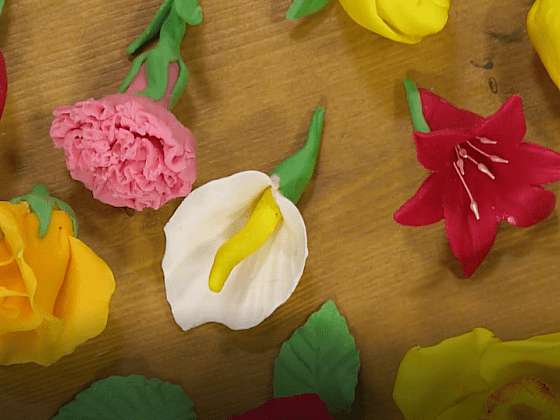 otevřít: Jedlé květy z čokohmoty: Jak vytvořit ty nejkrásnější jedlé dekorace