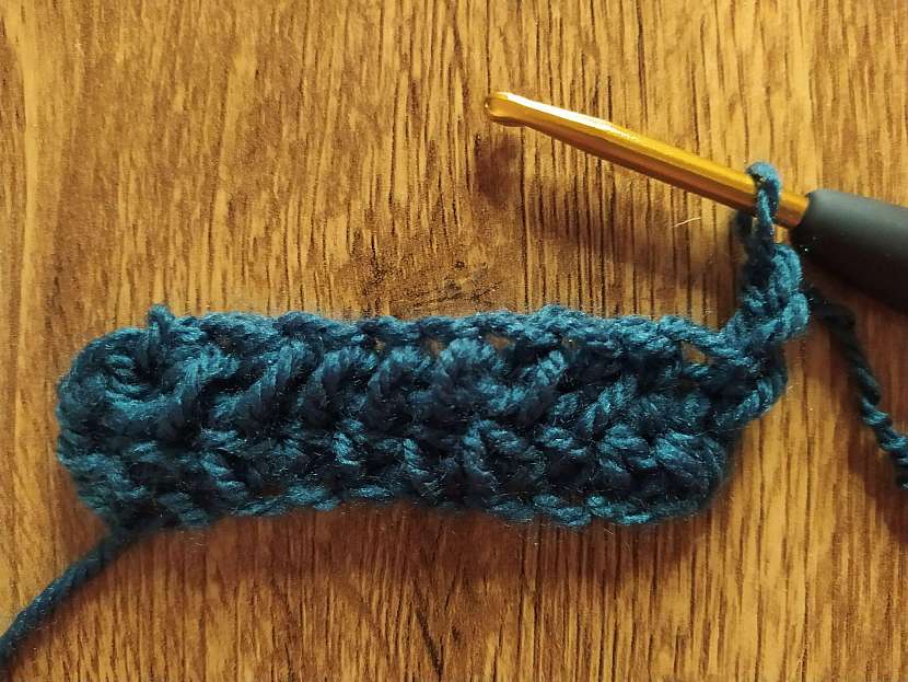Základem je half double crochet stitch