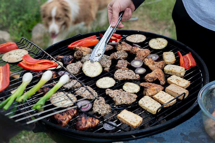 Přinášíme tipy na přílohy i samotné nápady na recepty s kvašenou zeleninou, ať už kimchi, nebo řepou (Zdroj: BEAVIA)