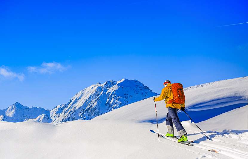 Zimní horská turistika si získává stále větší pozornost (Zdroj: Depositphotos (https://cz.depositphotos.com))