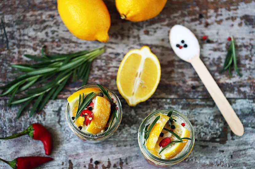 Výborné nakládané citrony nemusí být pouze ty naložené do medu (Zdroj: Depositphotos (https://cz.depositphotos.com))