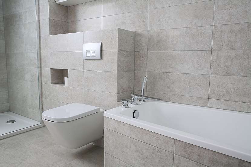 Moderní koupelna v minimalistickém stylu