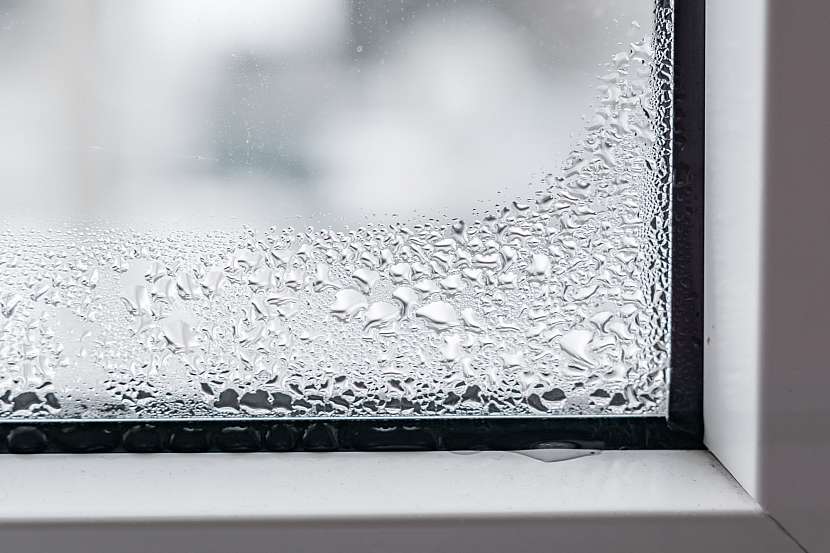 Jak se zbavit orosených oken? Máme několik nápadů (Zdroj: Depositphotos (https://cz.depositphotos.com))