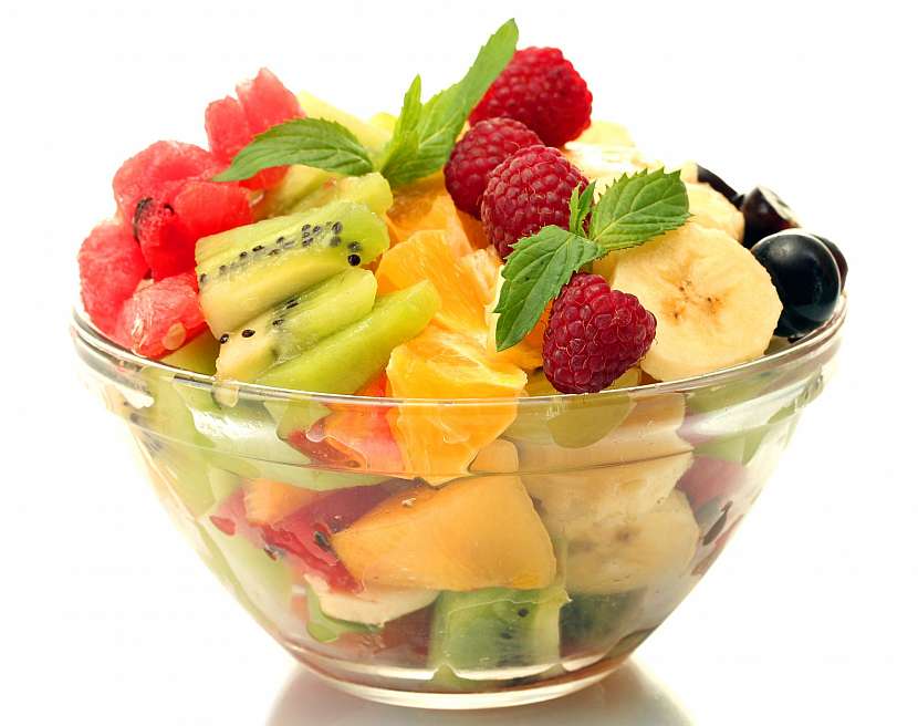 Ovocný salát dodá tělu spoustu vitaminů