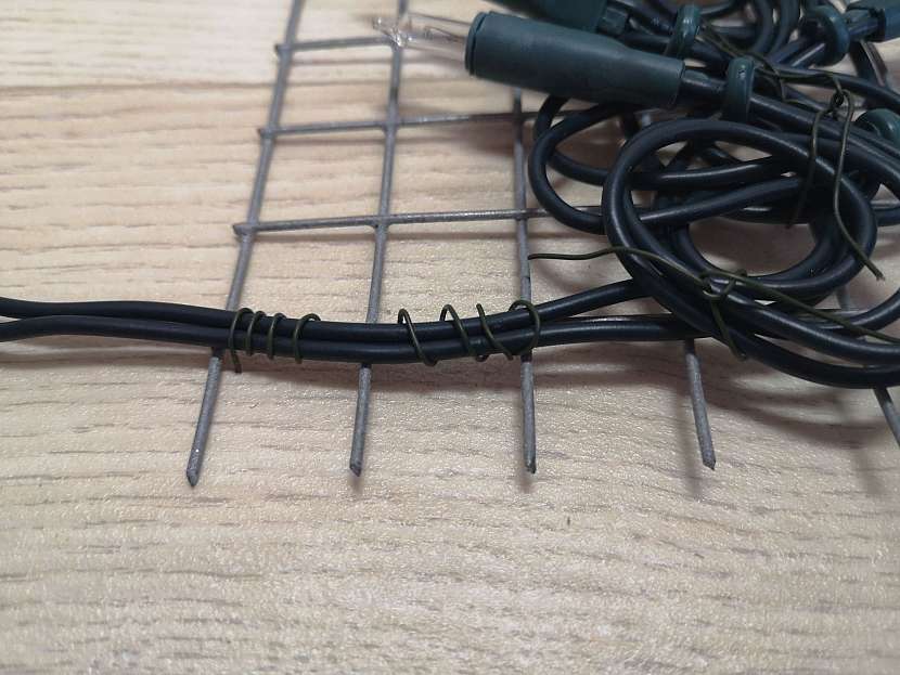 Přidrátování kabelu